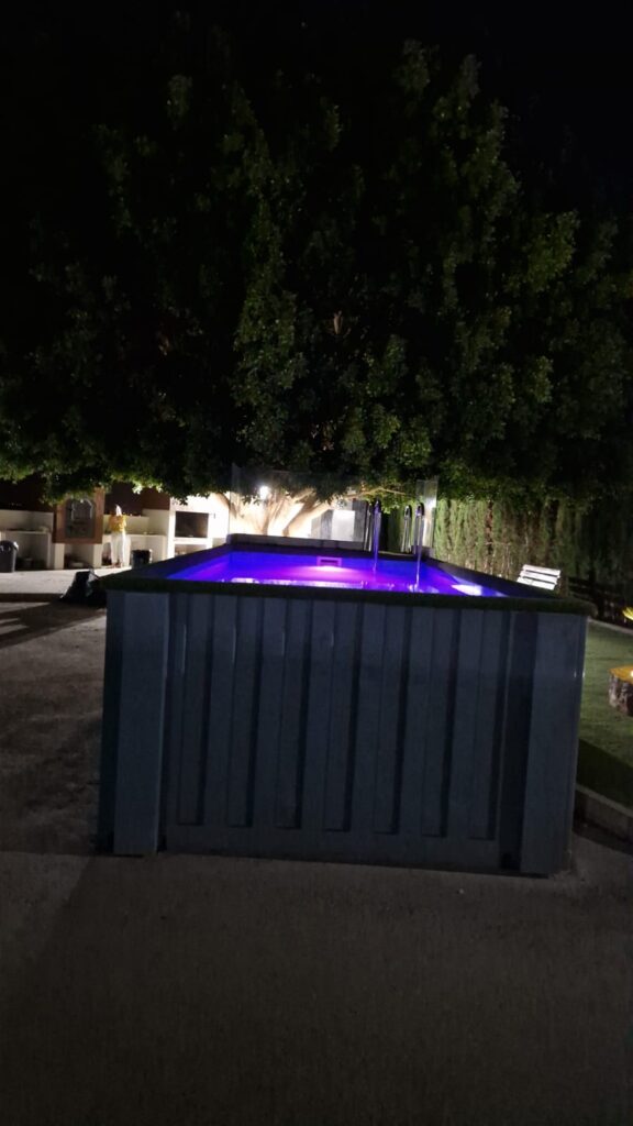 piscina hecha container